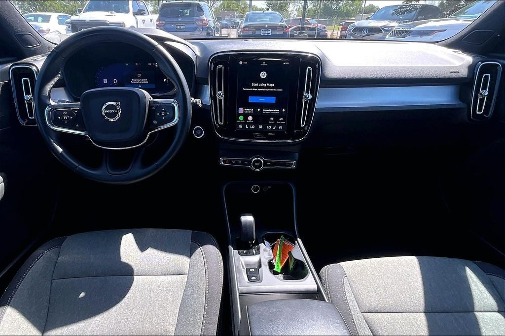 2025 Volvo XC40 B5 Core