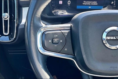 2025 Volvo XC40 B5 Core
