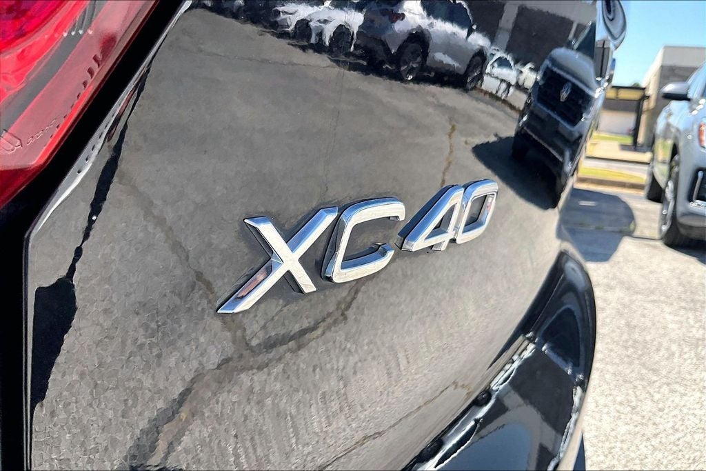 2025 Volvo XC40 B5 Core