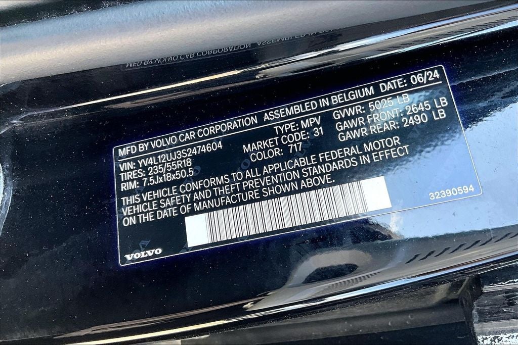 2025 Volvo XC40 B5 Core