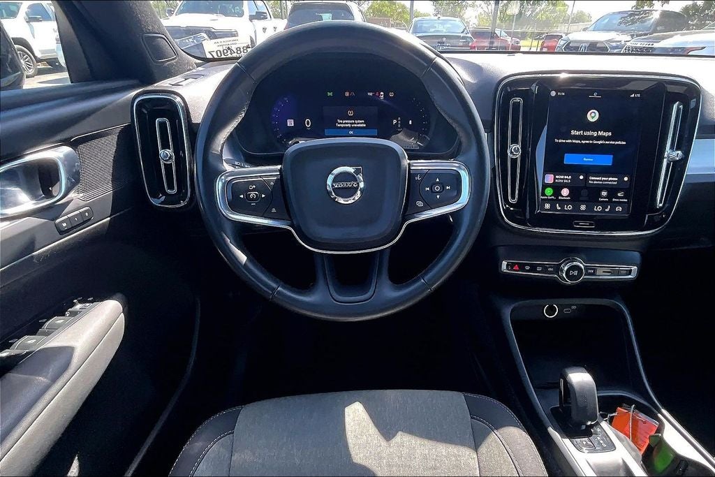 2025 Volvo XC40 B5 Core