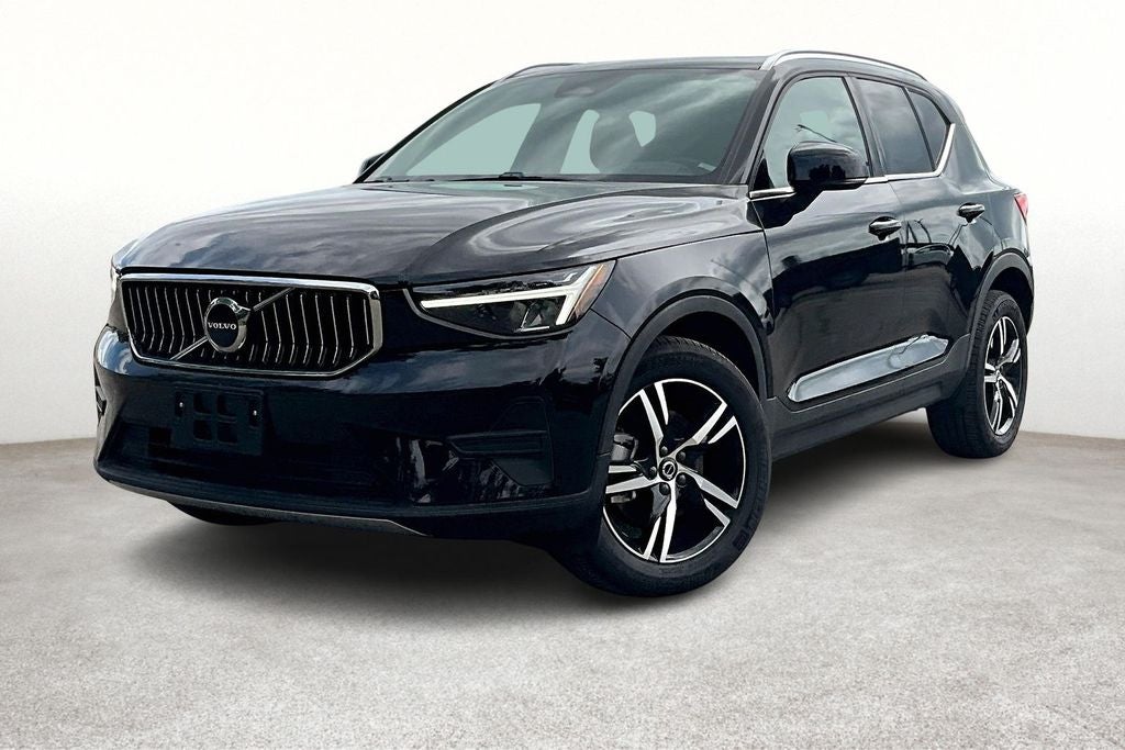 2024 Volvo XC40 B5 Core