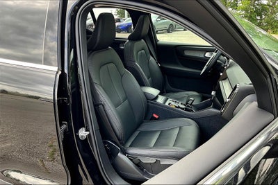 2024 Volvo XC40 B5 Core
