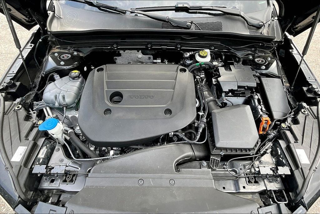 2024 Volvo XC40 B5 Core