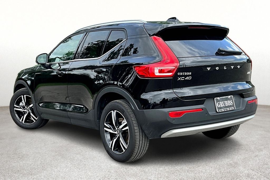 2024 Volvo XC40 B5 Core