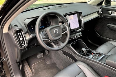 2024 Volvo XC40 B5 Core