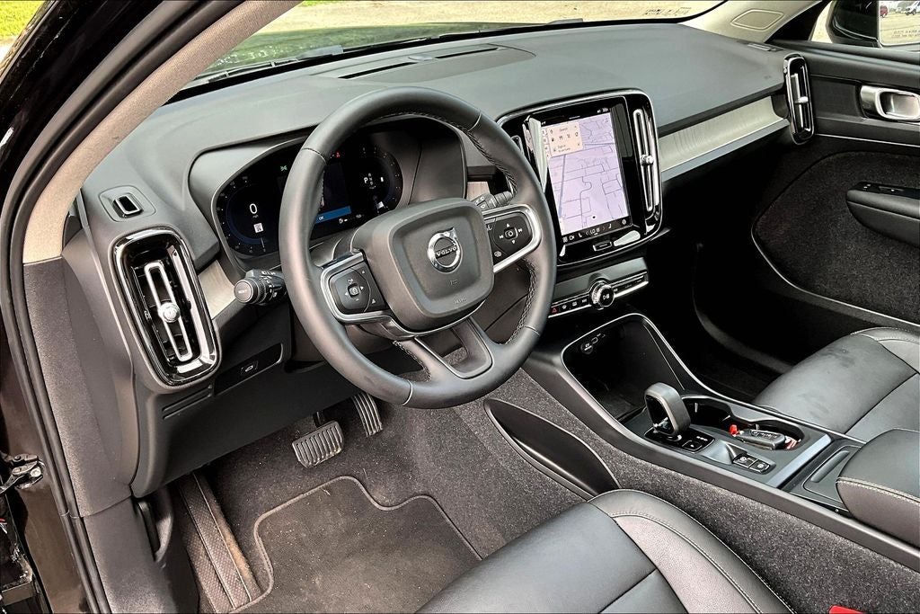 2024 Volvo XC40 B5 Core