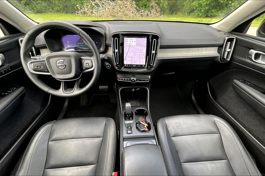 2024 Volvo XC40 B5 Core