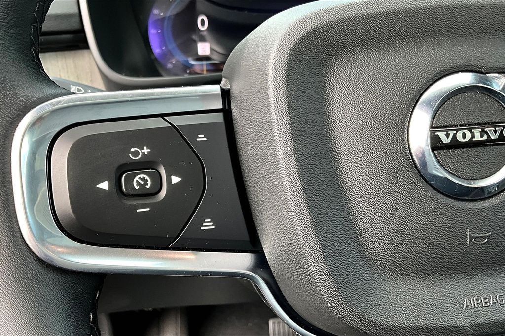 2024 Volvo XC40 B5 Core