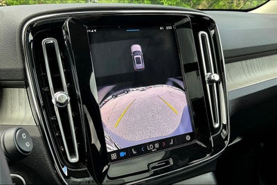 2024 Volvo XC40 B5 Core