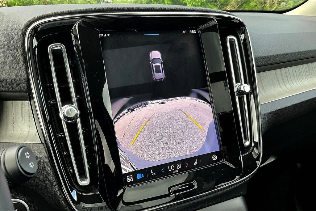 2024 Volvo XC40 B5 Core