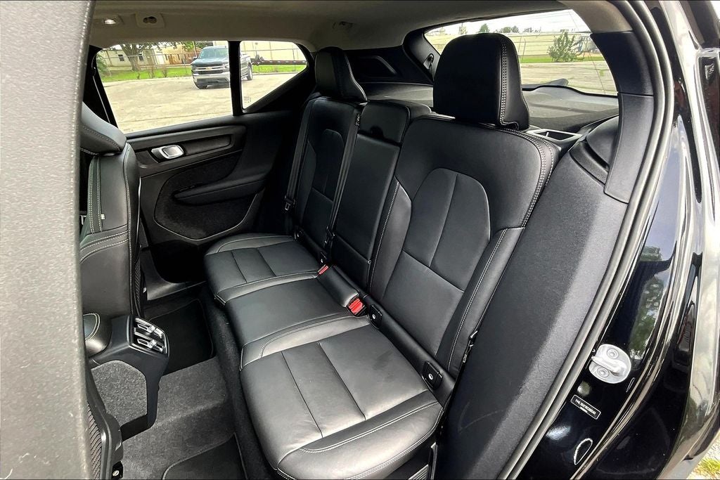 2024 Volvo XC40 B5 Core