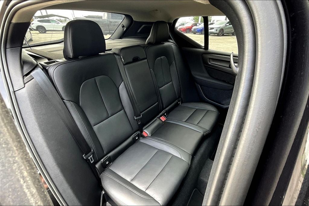 2024 Volvo XC40 B5 Core