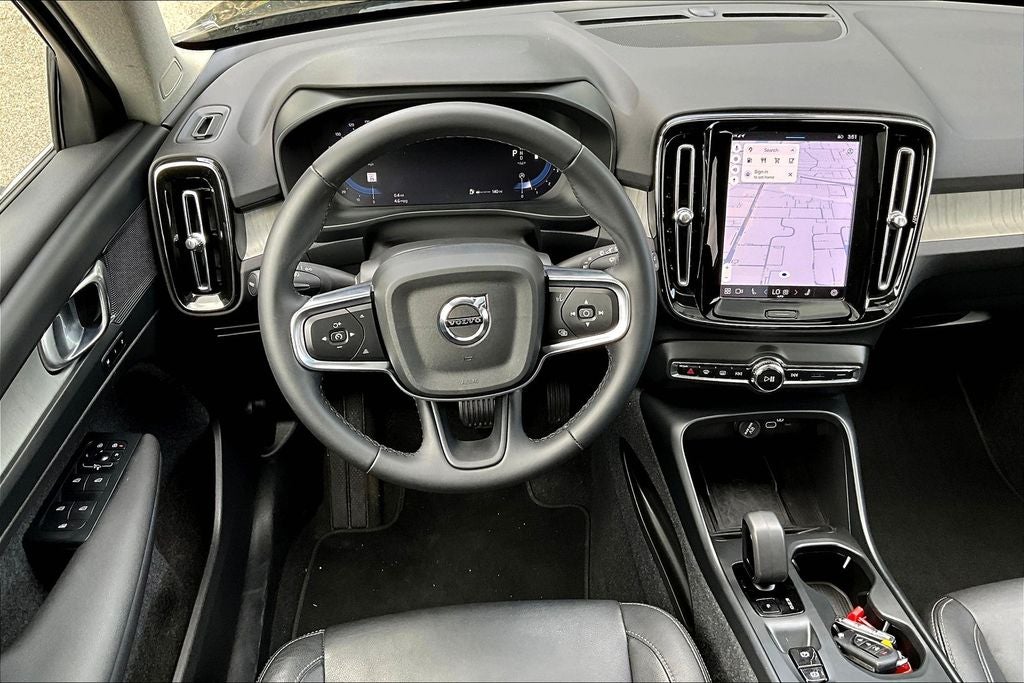 2024 Volvo XC40 B5 Core